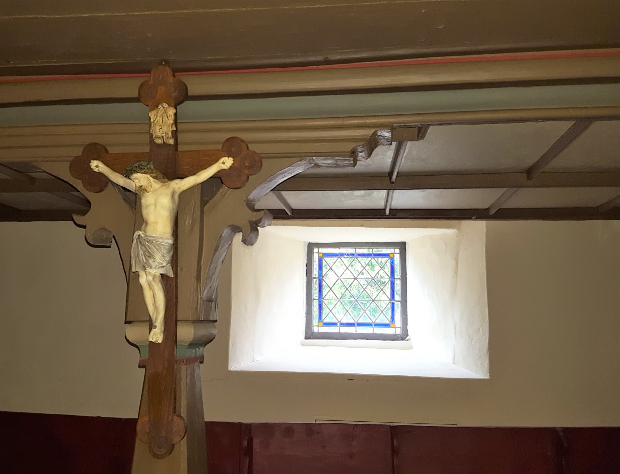 Fenster hinter dem Altar | © Bärbel Laudert Fenster hinter dem Altar | © Bärbel Laudert